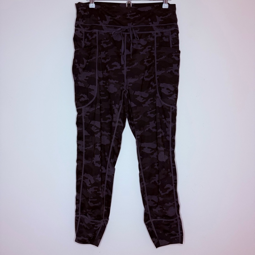 FABLETICS Maj Foldover Drawstring Waistband Pocket Camo Atheleisure Yoga Jogger - Picture 3 of 11